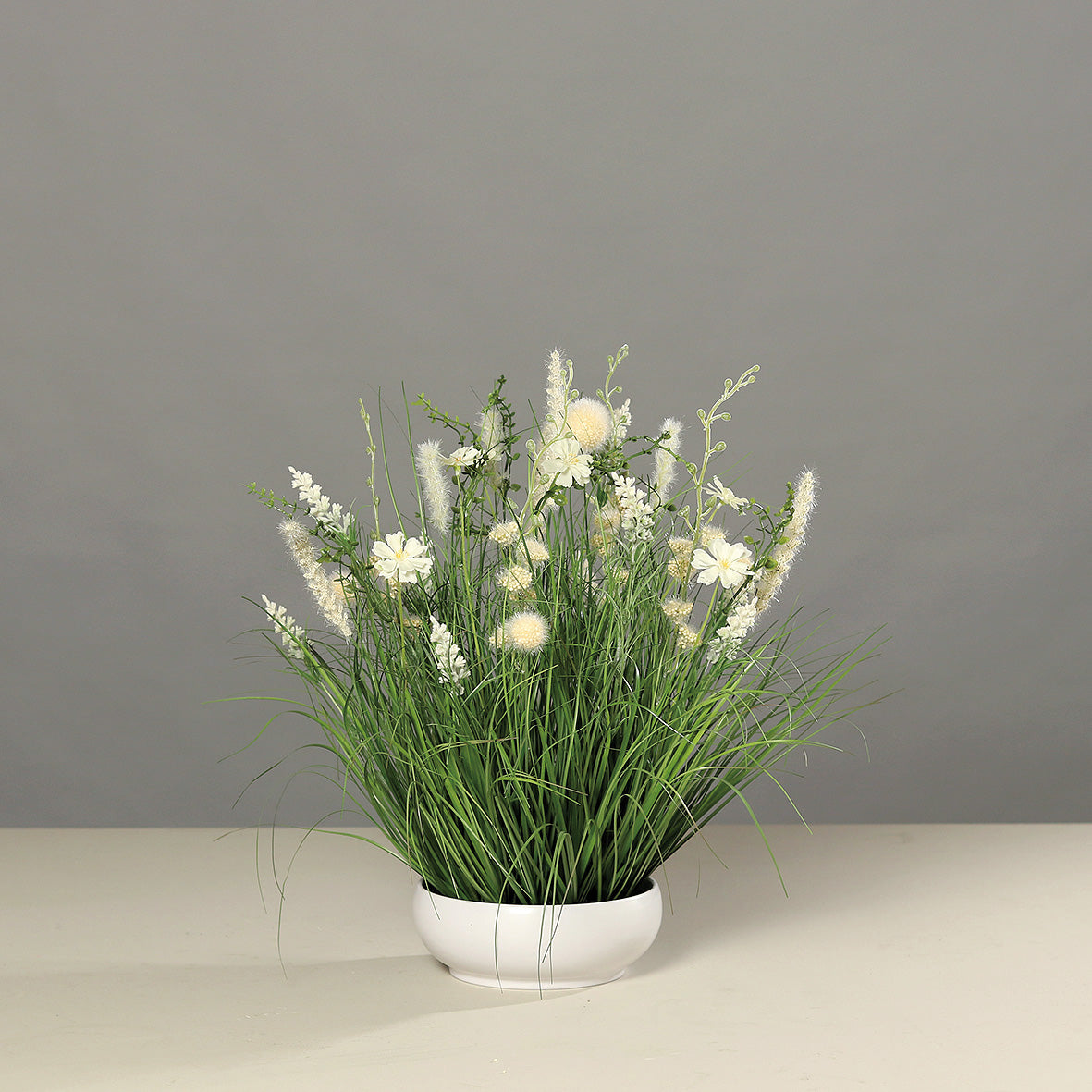 Composition artificielle fleurs de prairie - coupe céramique blanche - H.50cm blanc