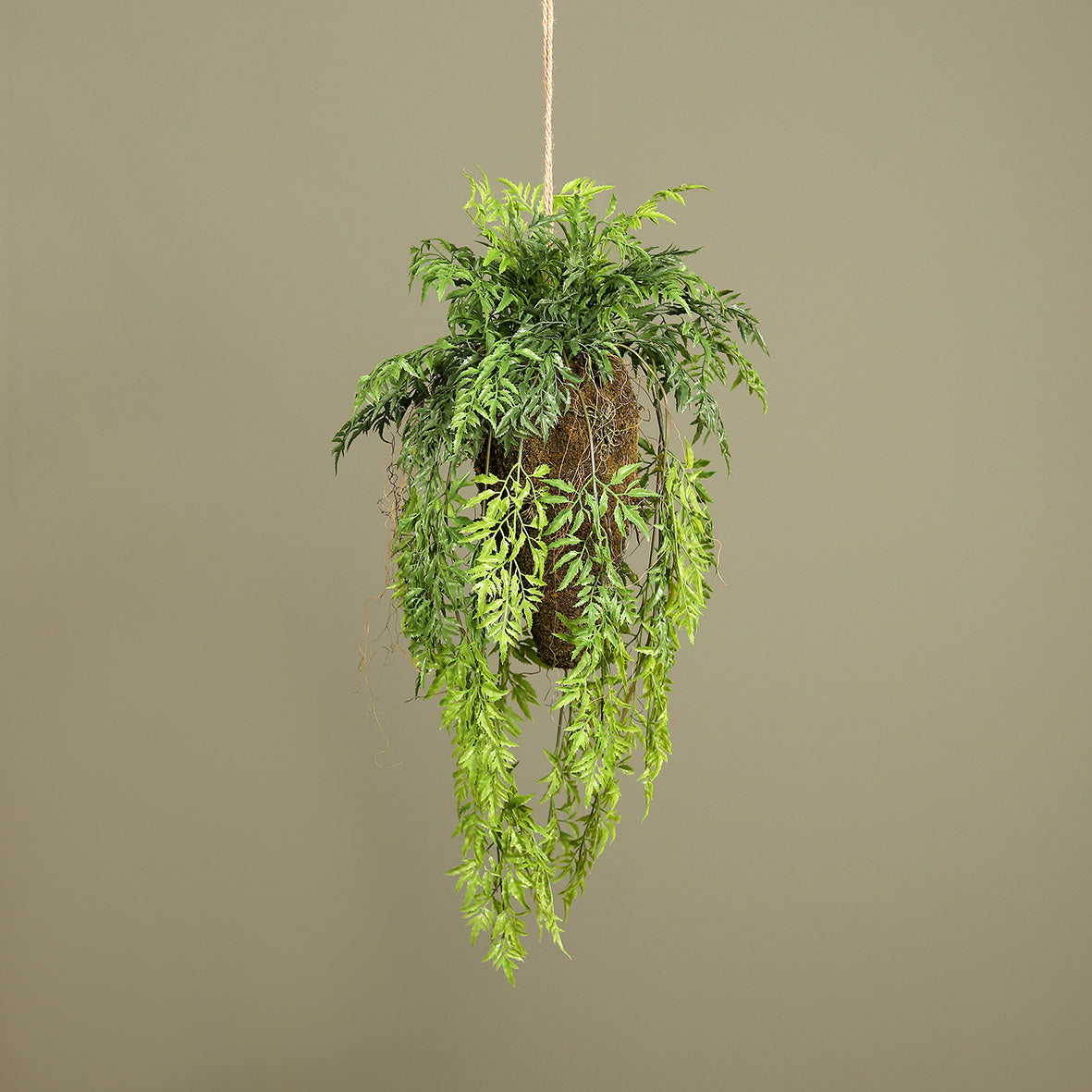 Composition artificielle boule de fougères à suspendre - Feuillage intérieur - H.94cm vert