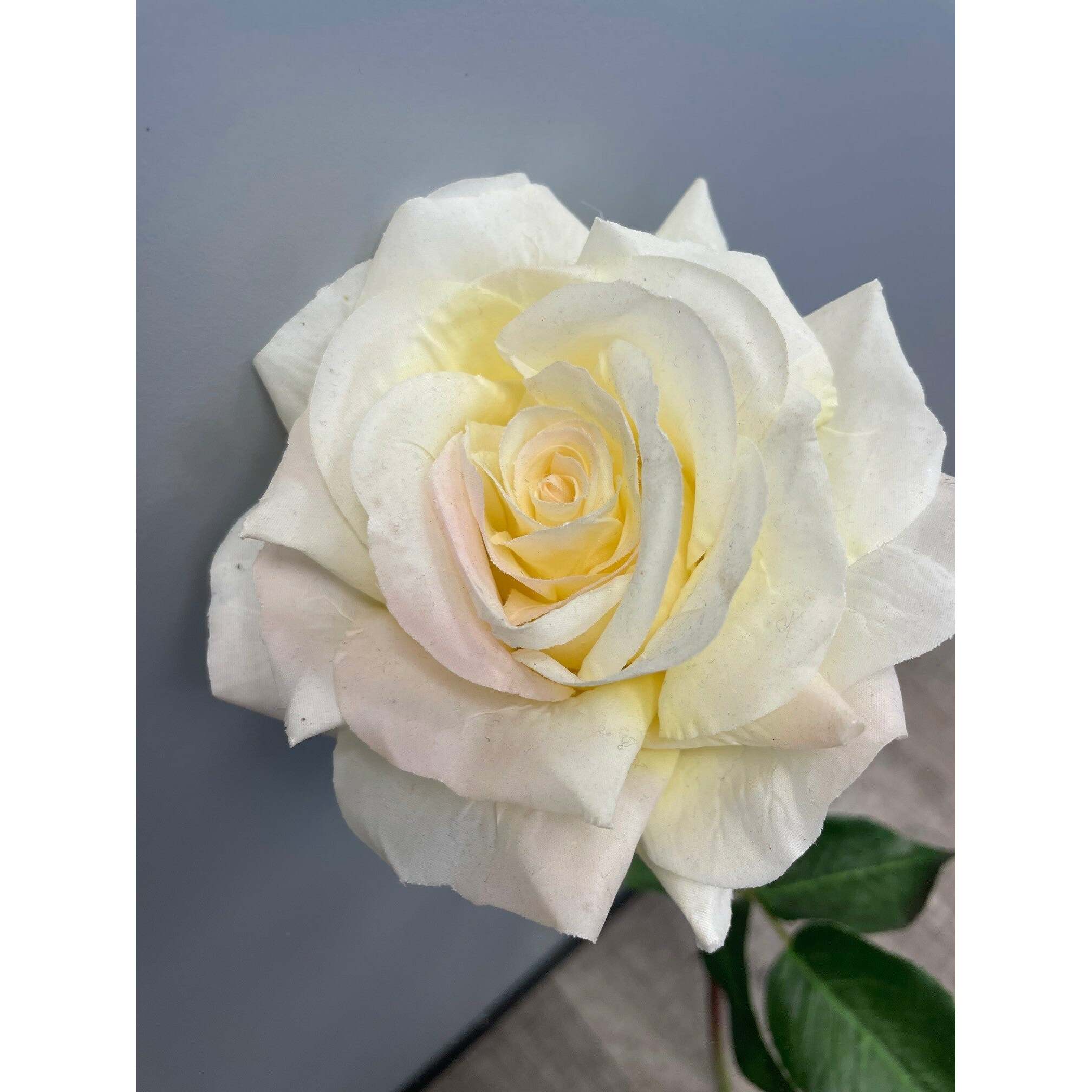 Rose ouverte Floribunda reality - H.60cm - crème – ArtificielFlower